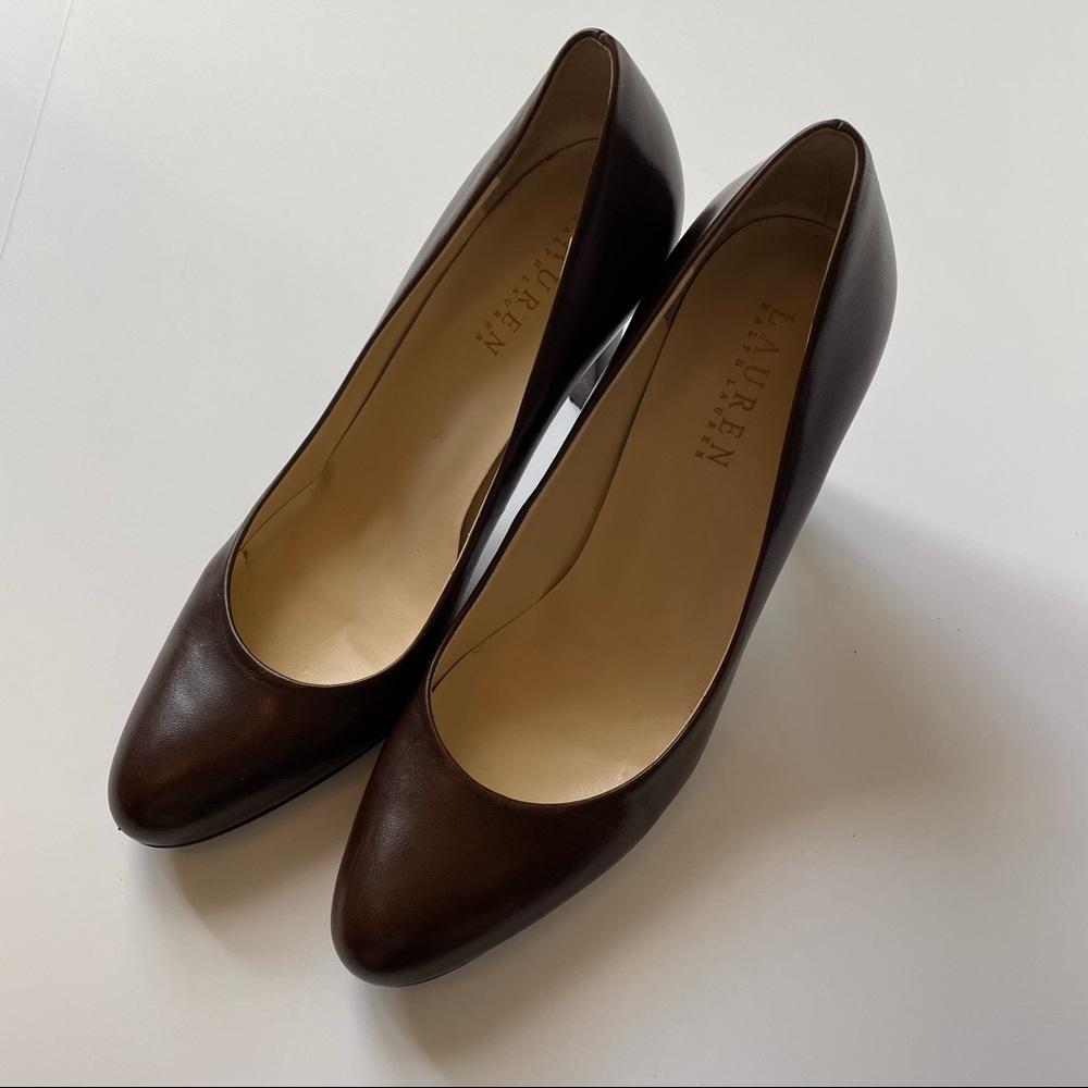 Lauren Ralph Lauren brown leather heels size 8M.